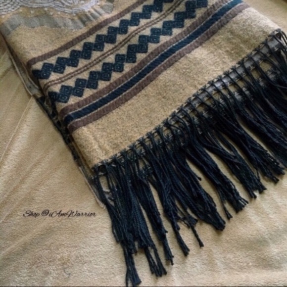 Free People *rare* fringe ruana blanket wrap *shop@iamwarrior - Picture 8 of 10